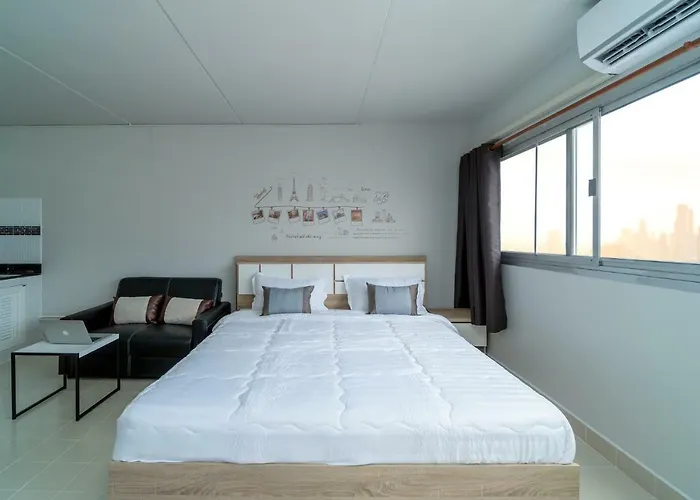 Popular Condo Muangthong By Khun Eve