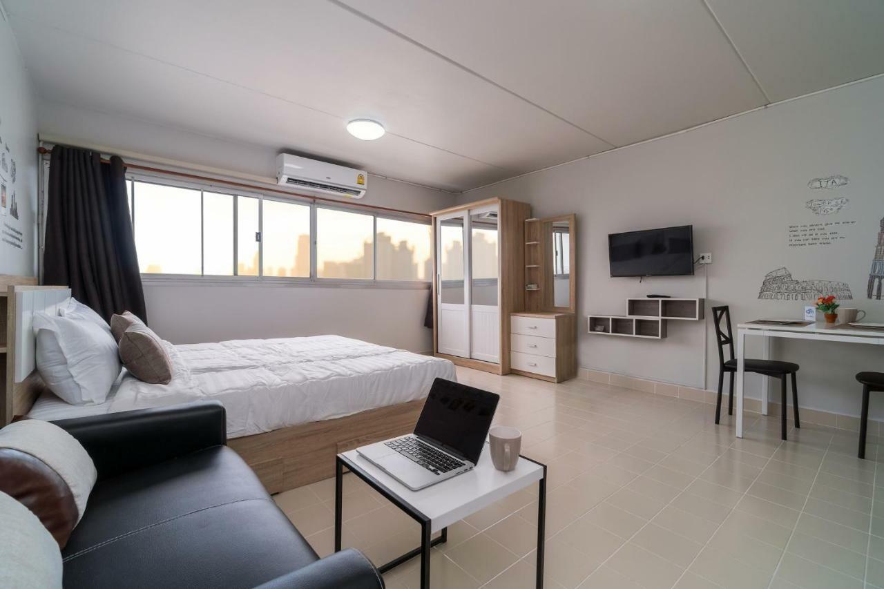 Apartment Popular Muangthong By Khun Eve